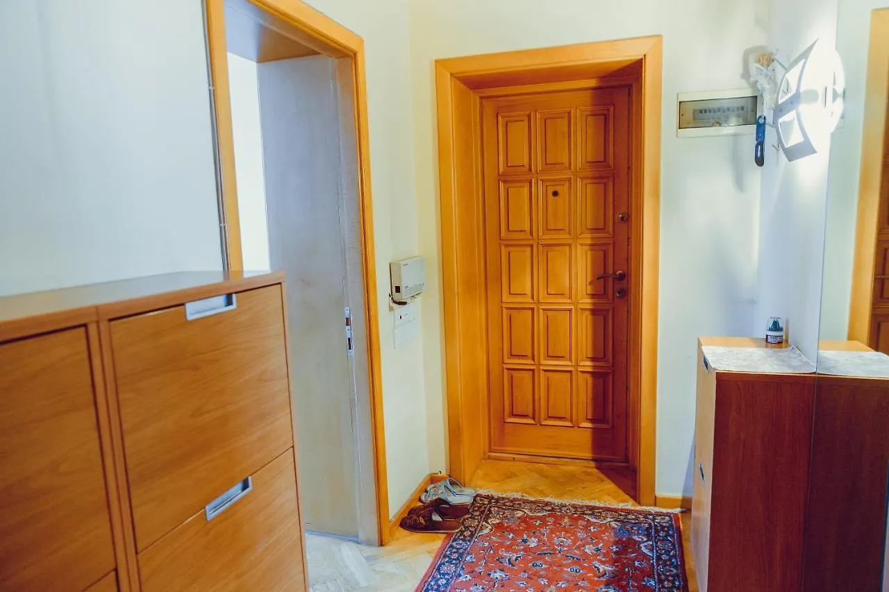 Clock Tower Apartment In Bakü